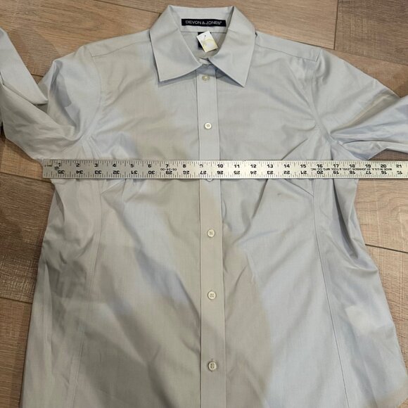 DEVON & JONES WOMENS LIGHT GREY LONG SLEEVE BUTTON SHIRT NWOT MEDIUM - Picture 4 of 7